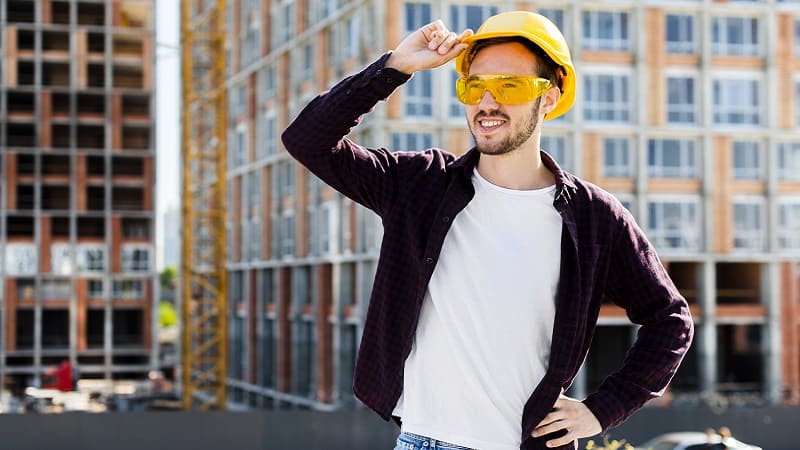 فرم درخواست کار در عمان؛ راه دریافت جاب آفر در مشاغل کارگاهی