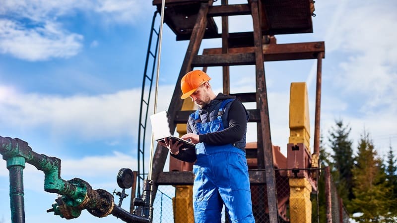 فرم درخواست کار در عمان؛ مناسب افراد حرفه‌ای در نفت و گاز